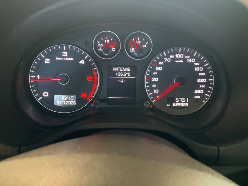 Audi A3 2.0 TDI Ambition — zdjęcie 4