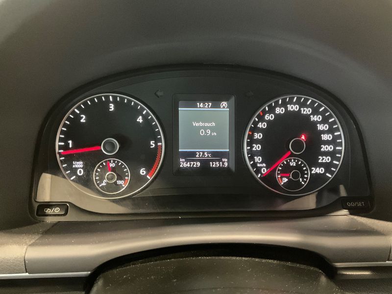 Volkswagen Touran 2.0 TDI Highline BlueMotion Tech — zdjęcie 13