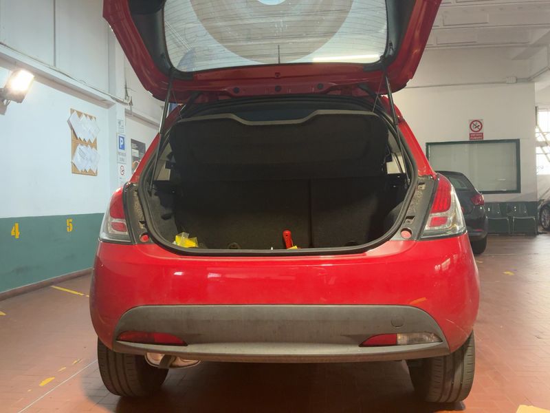 Lancia Ypsilon 1.2 LPG Gold — zdjęcie 10