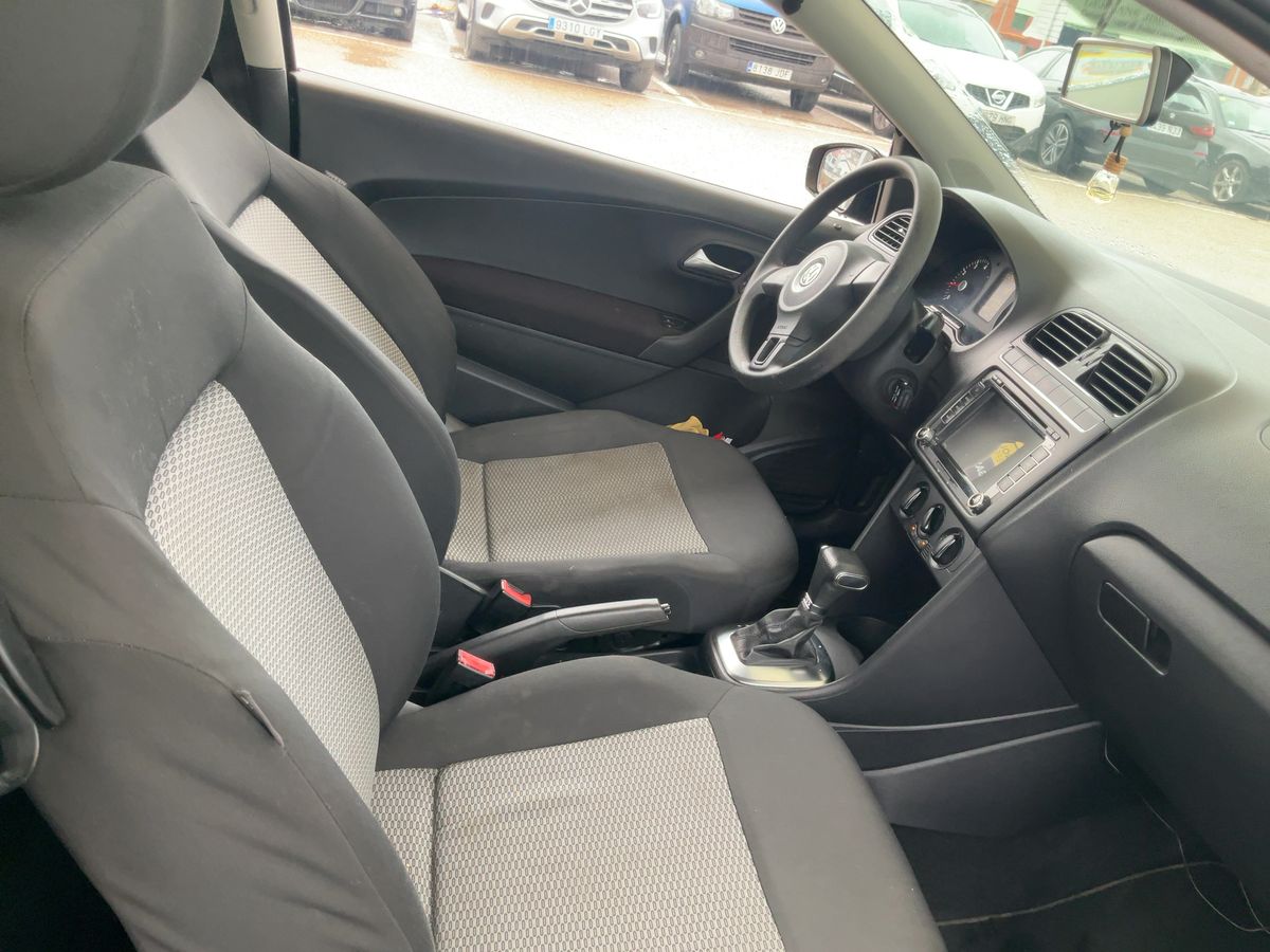 Volkswagen Polo 2010 — photo 17