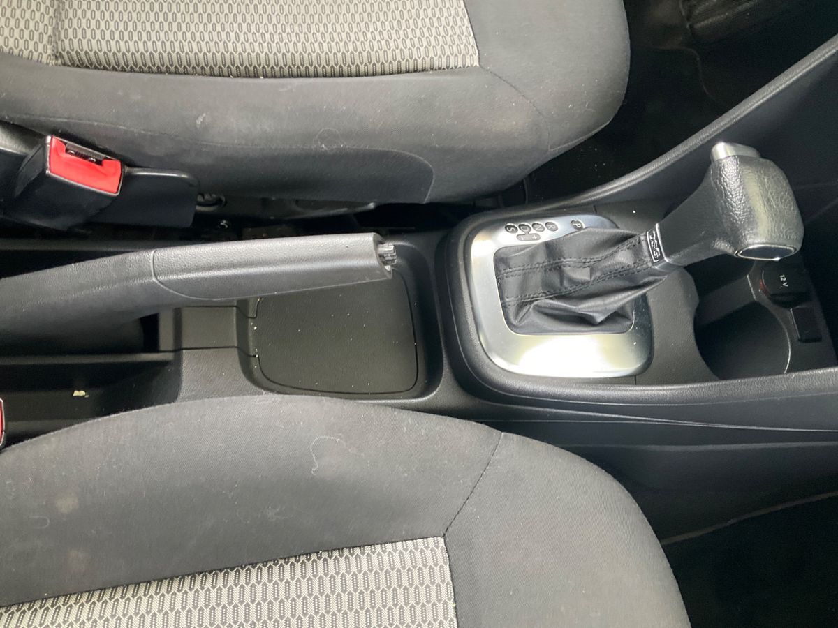 Volkswagen Polo 2010 — photo 26