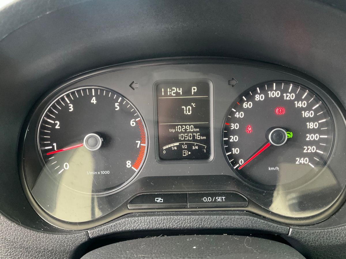 Volkswagen Polo 2010 — photo 19
