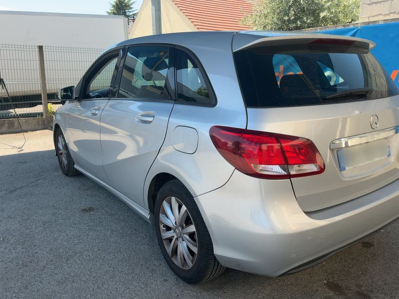 Mercedes-Benz B-Klasse B 180 CDI — zdjęcie 3