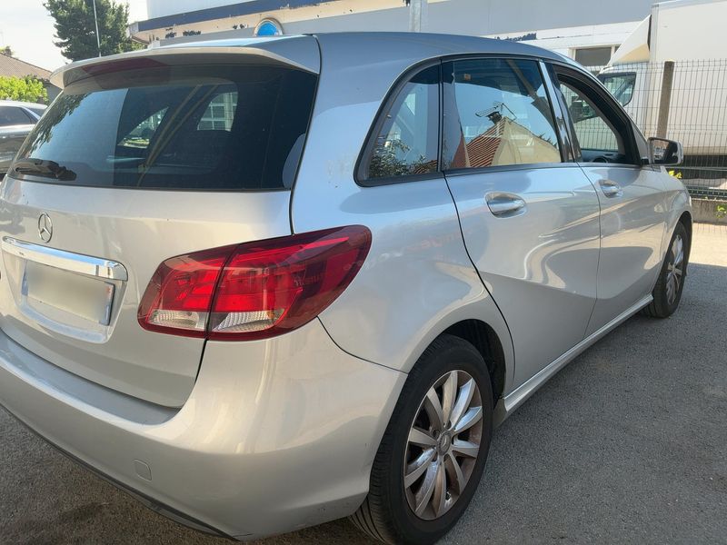 Mercedes-Benz B-Klasse B 180 CDI — zdjęcie 6