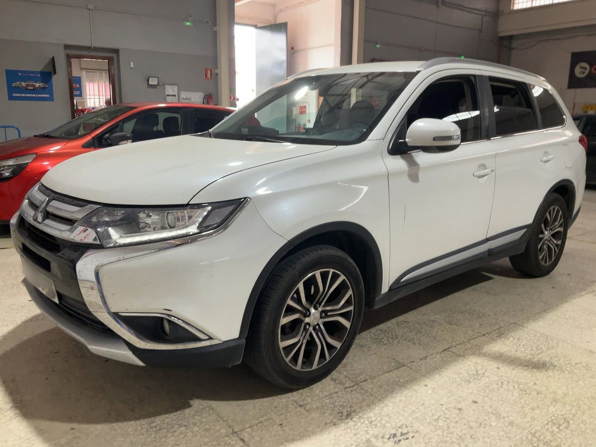 Mitsubishi Outlander 2016