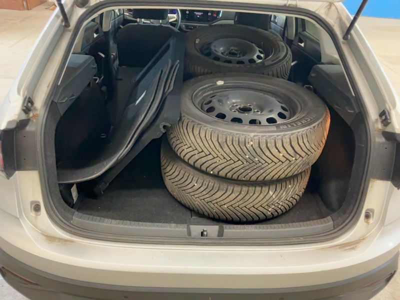 Volkswagen Taigo 1.0 TSI Life — zdjęcie 10