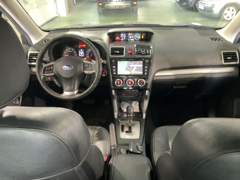 Subaru Forester 2.0 Executive — zdjęcie 12