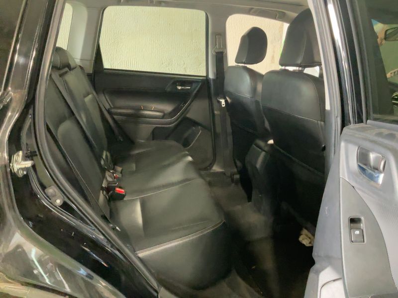 Subaru Forester 2.0 Executive — zdjęcie 14