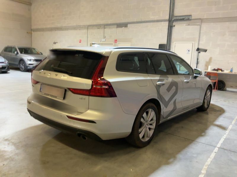 Volvo V60 2.0 B4 Mild-Hybrid 2021 – снимка 8