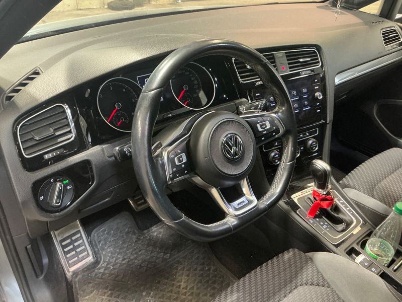 Volkswagen Golf VII 2.0 TDI Highline 4Motion BlueMotion Tech 2019 – снимка 22