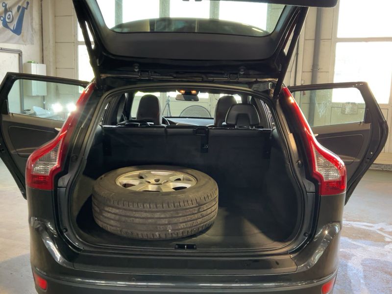 Volvo XC60 2.0 D4 Kinetic 2WD — zdjęcie 10