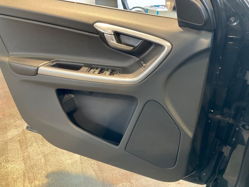 Volvo XC60 2.0 D4 Kinetic 2WD 2013 – снимка 38