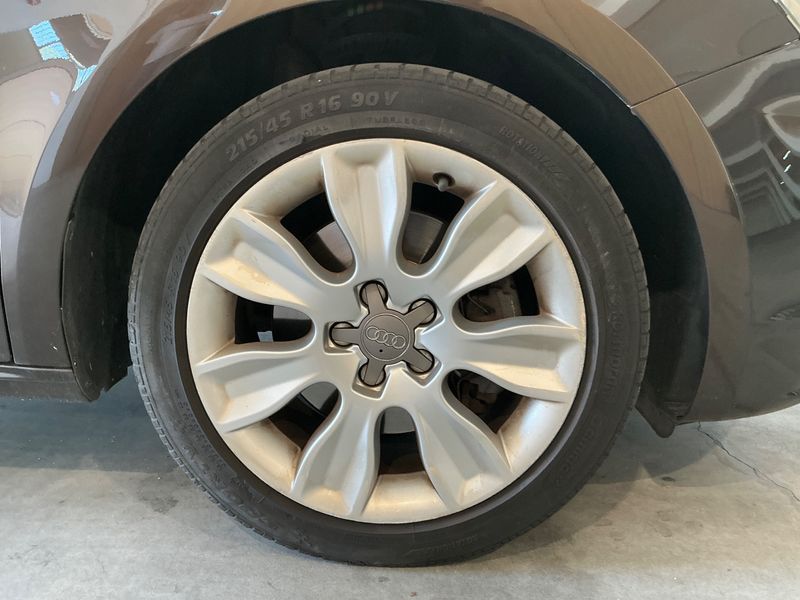 Audi A1 1.6 TDI Ambition 2012 – снимка 11