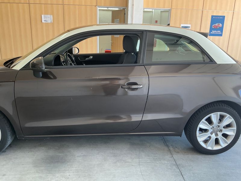 Audi A1 1.6 TDI Ambition — zdjęcie 4