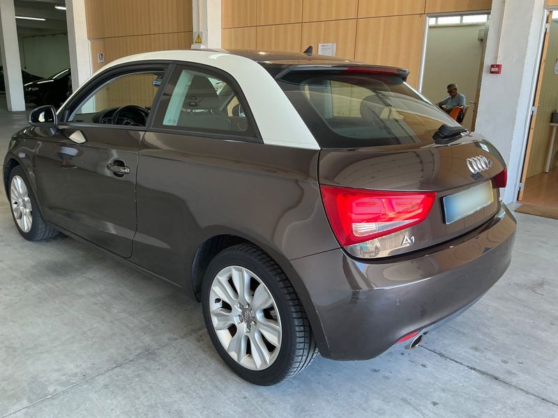 Audi A1 1.6 TDI Ambition — zdjęcie 3