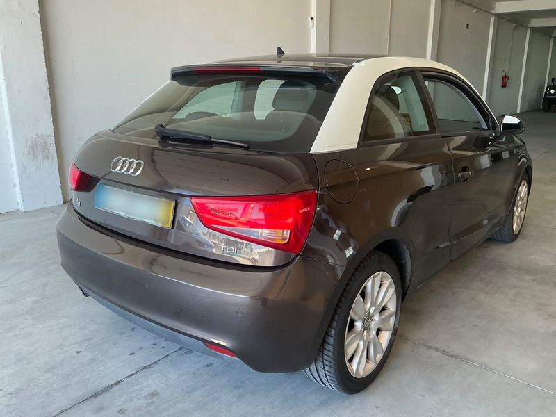 Audi A1 1.6 TDI Ambition — zdjęcie 6