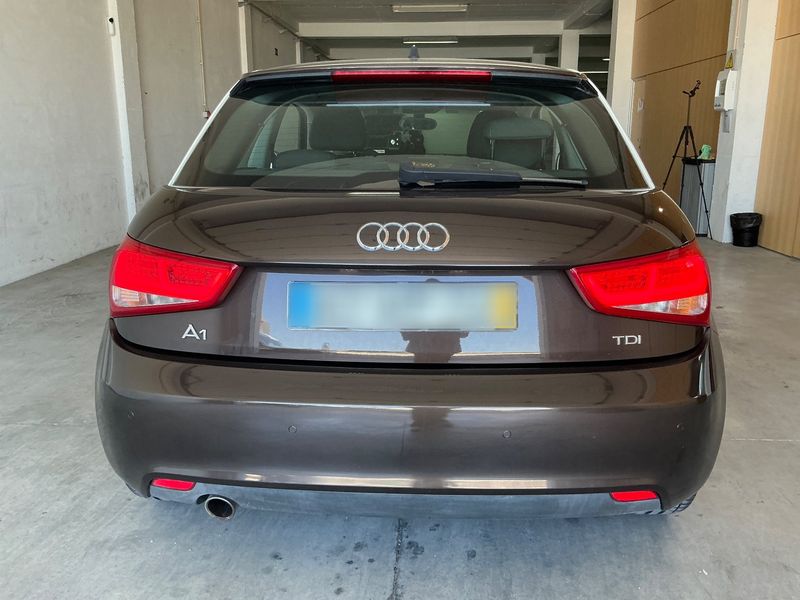 Audi A1 1.6 TDI Ambition — zdjęcie 5