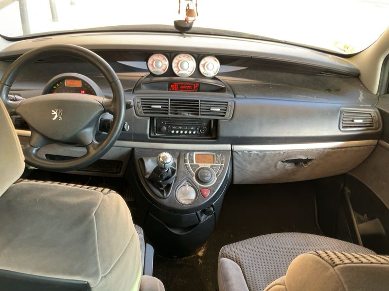 Peugeot 807 2.0 HDi Allure — zdjęcie 12