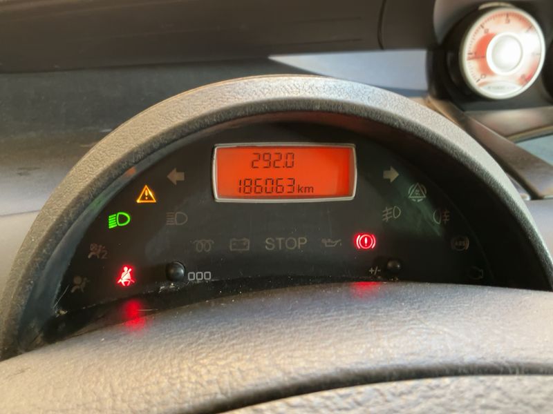 Peugeot 807 2.0 HDi Allure — zdjęcie 13