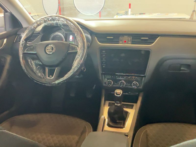 Skoda Octavia 1.4 TSI Drive — zdjęcie 12