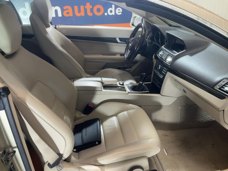 Mercedes-Benz E-Klasse E 200 CGI — zdjęcie 11