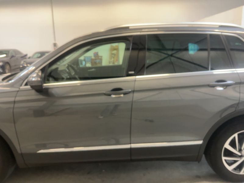 Volkswagen Tiguan 2.0 TDI Sound BlueMotion Tech 2017 – снимка 4