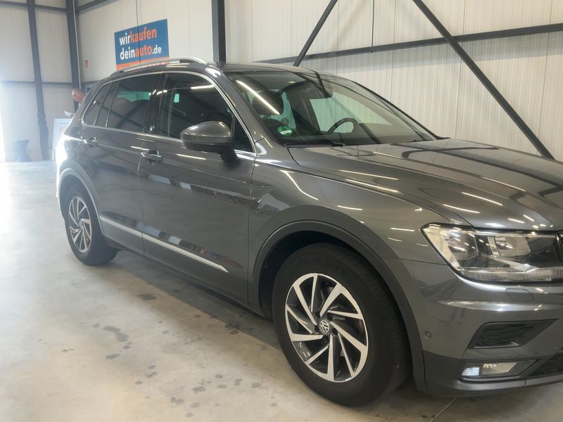 Volkswagen Tiguan 2.0 TDI Sound BlueMotion Tech 2017 – снимка 12