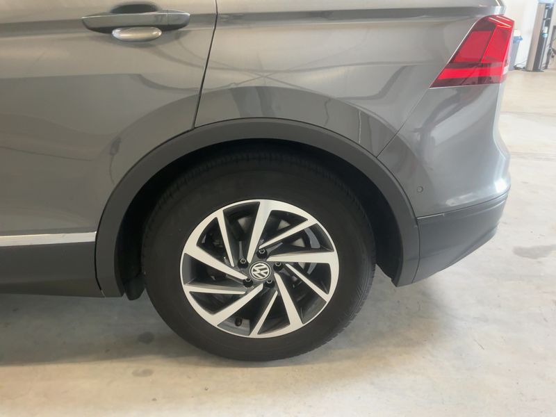 Volkswagen Tiguan 2.0 TDI Sound BlueMotion Tech 2017 – снимка 5