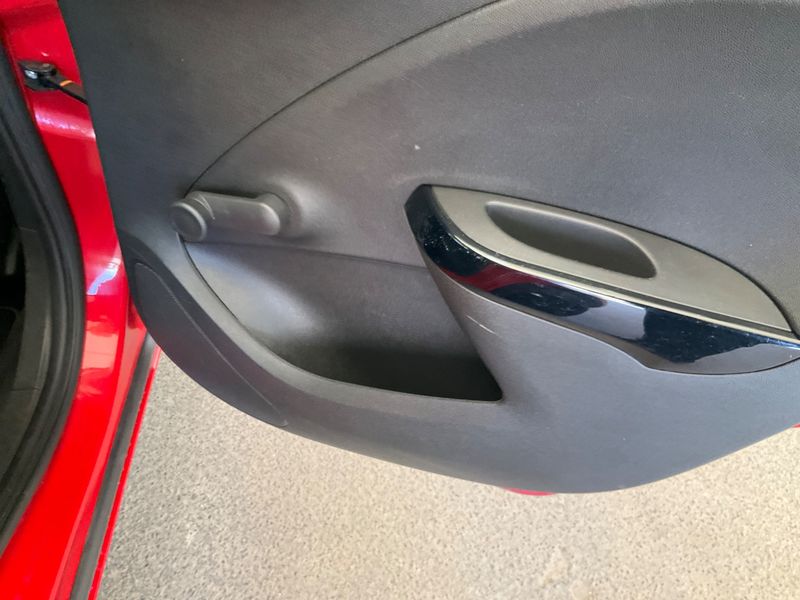 Opel Corsa 1.4 Edition ecoFlex 2015 – снимка 24