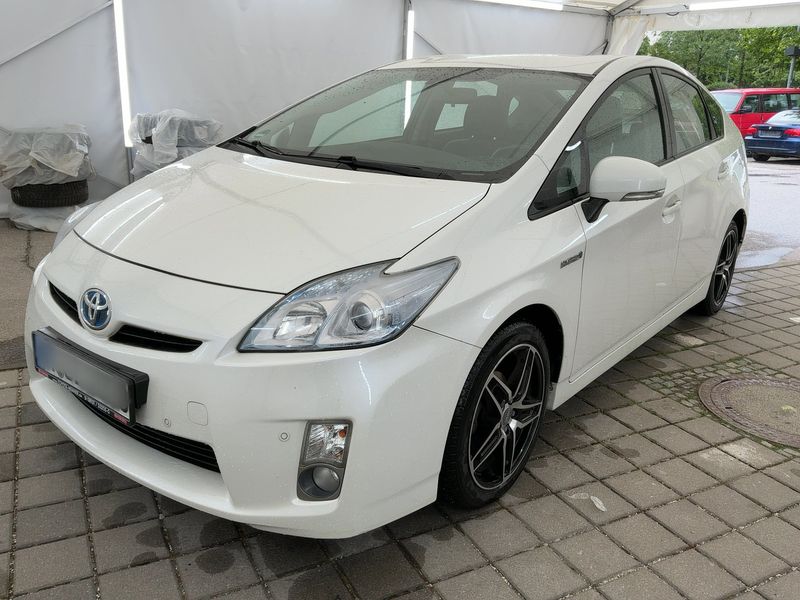 Toyota Prius 1.8 Life — zdjęcie 1