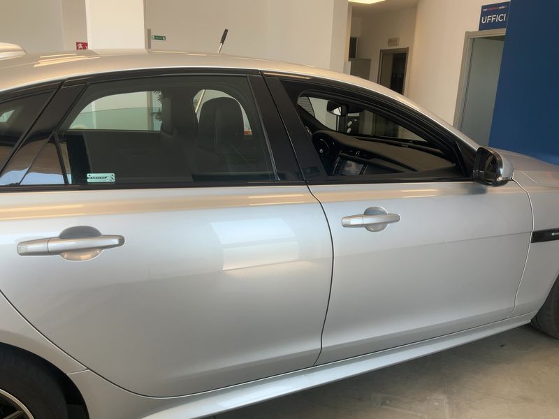 Jaguar XF 25d R-Sport AWD — zdjęcie 7
