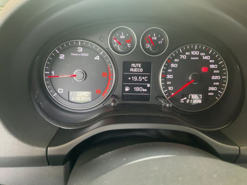 Audi A3 Sportback 1.6 TDI Ambition — zdjęcie 13