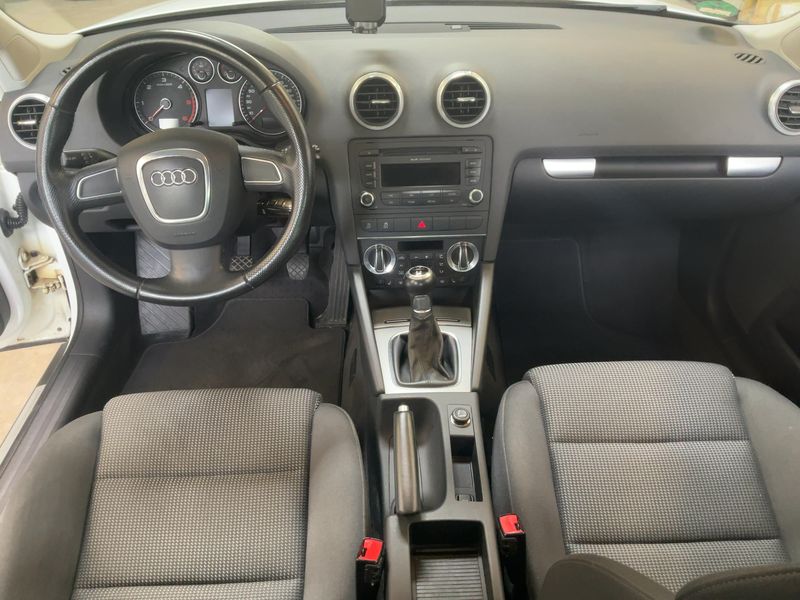 Audi A3 Sportback 1.6 TDI Ambition — zdjęcie 12