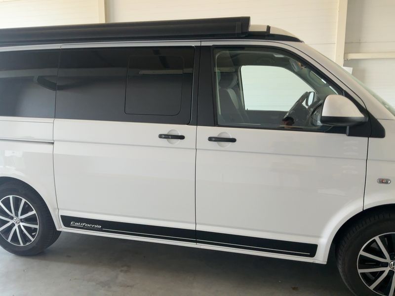 Volkswagen T5 California 2.0 TDI Beach Edition Aufstelldach — zdjęcie 7