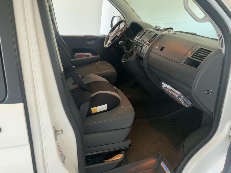 Volkswagen T5 California 2.0 TDI Beach Edition Aufstelldach — zdjęcie 11