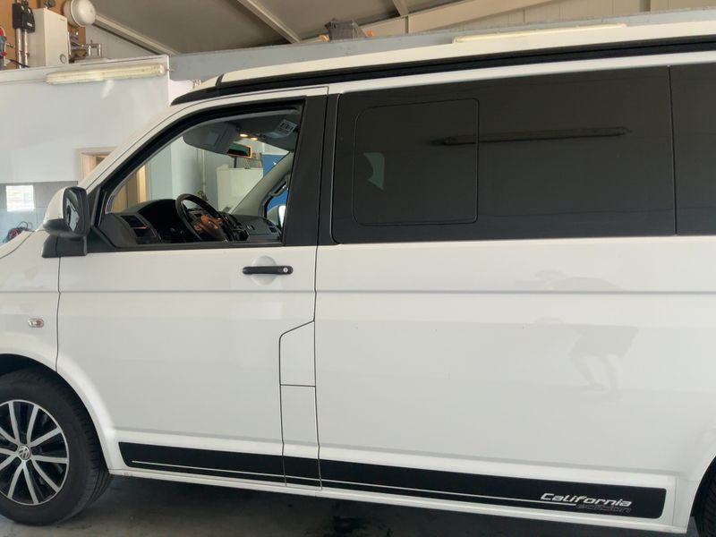 Volkswagen T5 California 2.0 TDI Beach Edition Aufstelldach — zdjęcie 4