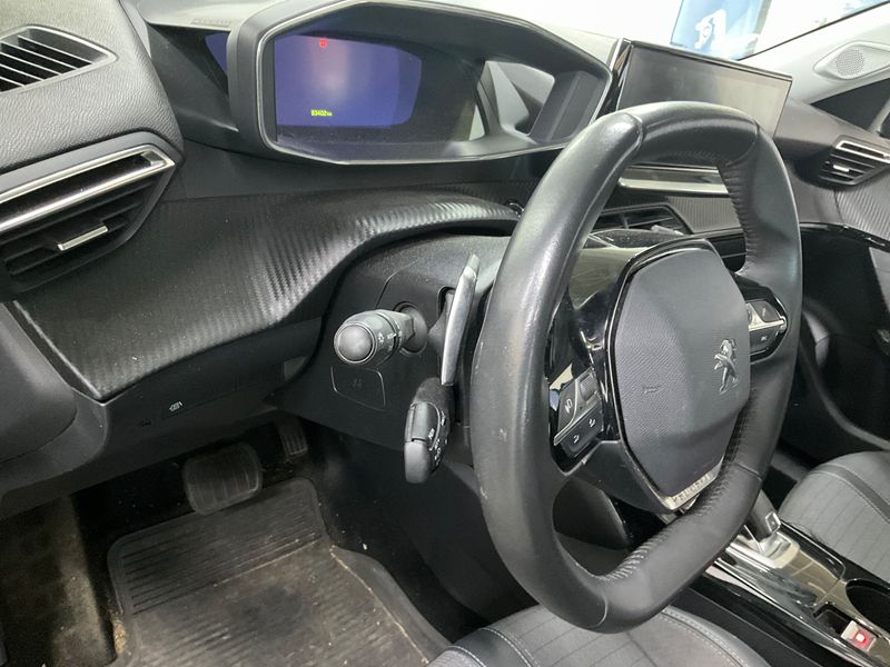 Peugeot 2008 1.5 Blue-HDi Allure Business 2021 – снимка 26