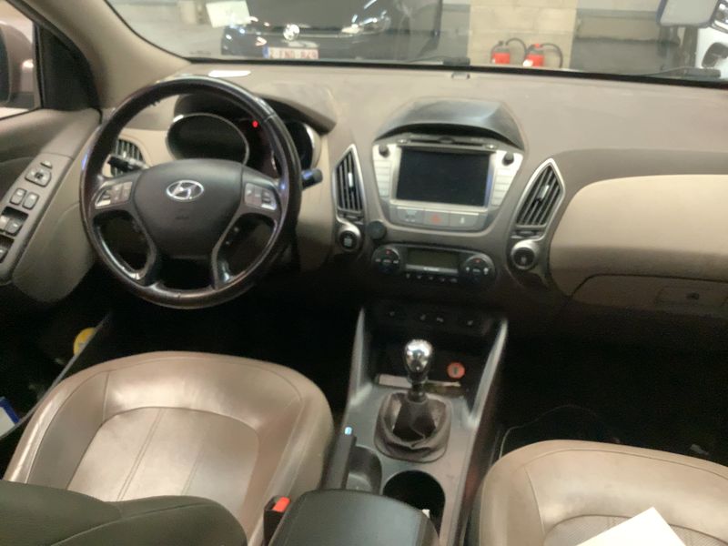 Hyundai ix35 2.0 CRDi Premium AWD — zdjęcie 12