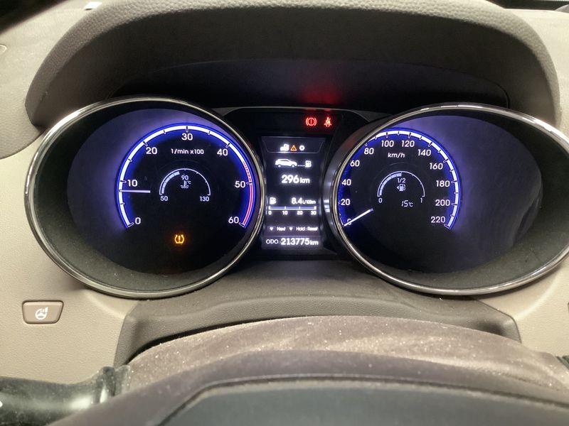 Hyundai ix35 2.0 CRDi Premium AWD — zdjęcie 13