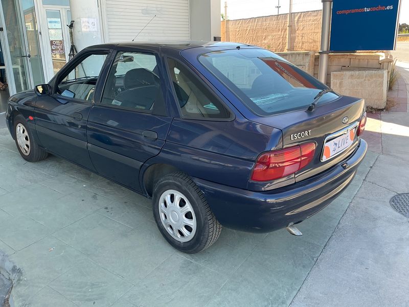 Ford Escort 1.8 Turbodiesel — zdjęcie 2