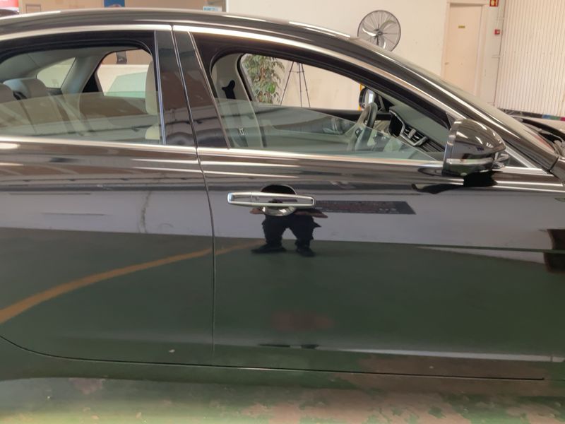 Jaguar XF D200 Mild-Hybrid S — zdjęcie 7