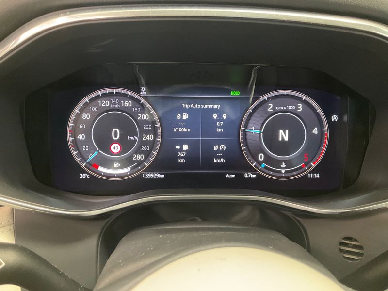 Jaguar XF D200 Mild-Hybrid S — zdjęcie 13