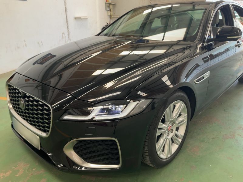 Jaguar XF D200 Mild-Hybrid S — zdjęcie 2