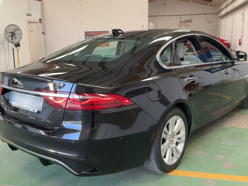 Jaguar XF D200 Mild-Hybrid S — zdjęcie 6