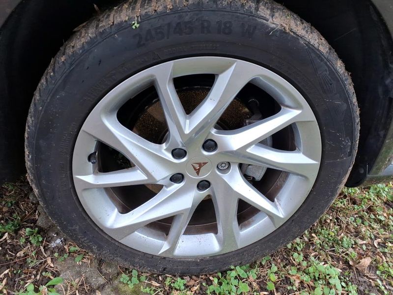 Cupra Formentor 1.4 e-HYBRID — zdjęcie 25