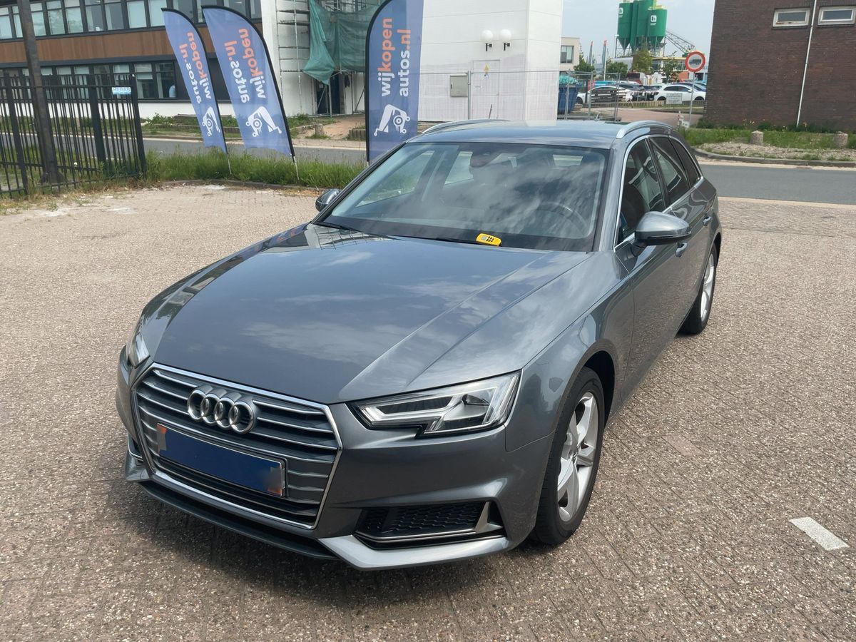 Audi A4 2019 — photo 1