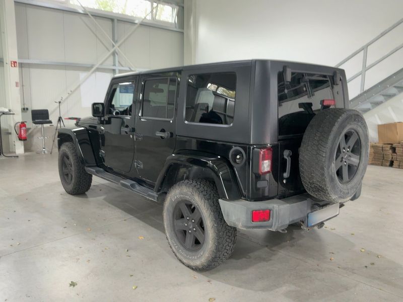 Jeep Wrangler Unlimited 2.8 CRD Sahara — zdjęcie 3