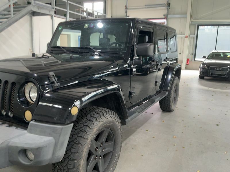 Jeep Wrangler Unlimited 2.8 CRD Sahara — zdjęcie 2