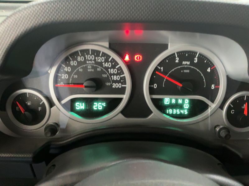 Jeep Wrangler Unlimited 2.8 CRD Sahara — zdjęcie 13