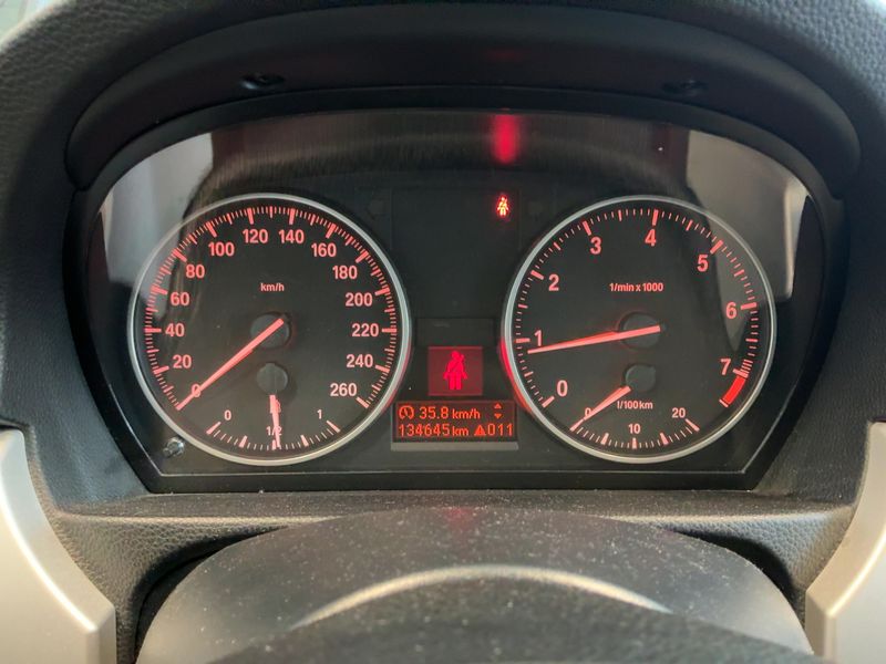 BMW 3er 320i — zdjęcie 13